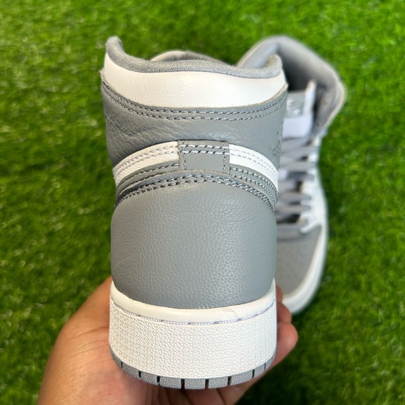 Size 5Y - Air Jordan 1 Retro High OG ‘Stealth’ - Picture 4 of 5